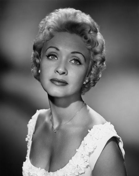 Royal Wedding and Seven Brides for Seven Brothers, star Jane Powell has died at 92 from natural causes.